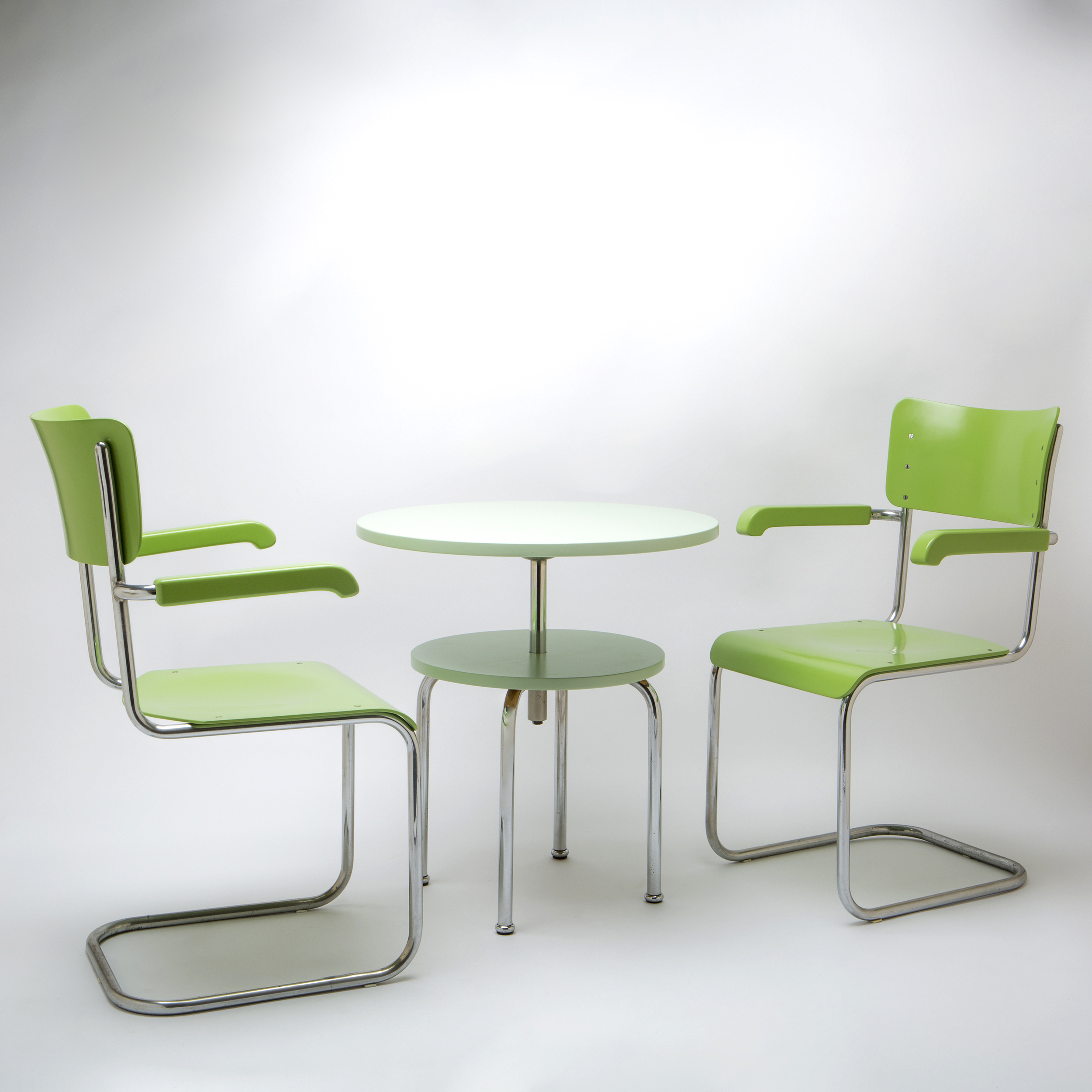 Funkcionalismus round table 1053 chairs 1238, functionalism