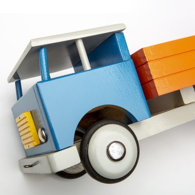 Nákladní automobil ()